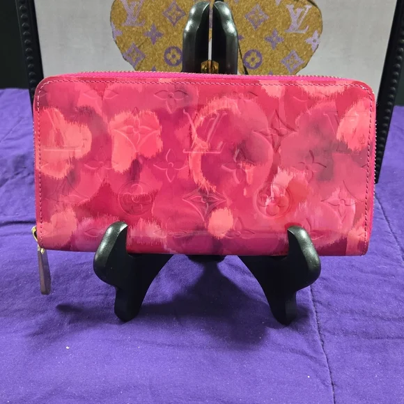 Louis Vuitton IKat Monogram Limited Edition Vernis Long Wallet - Picture 2 of 16